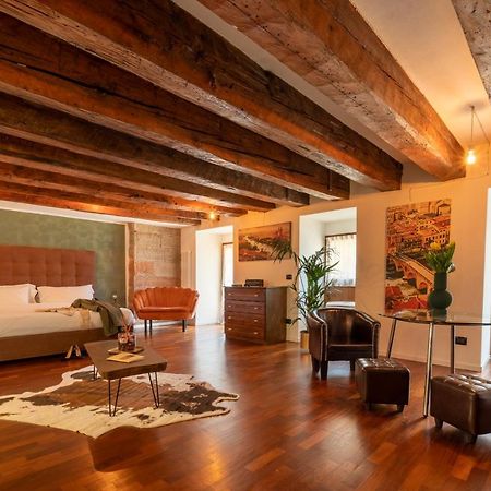 Hotel Aurelia Luxury - Piazza Delle Erbe Verona Exteriér fotografie