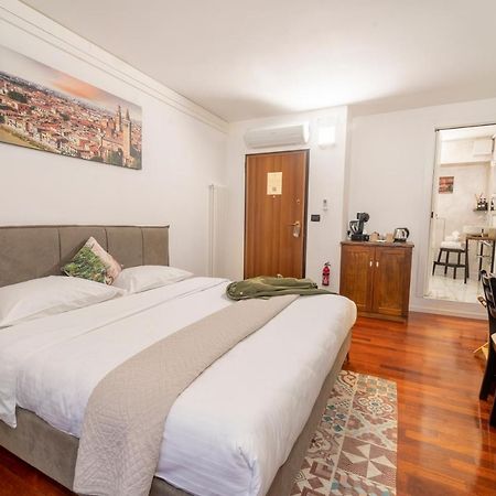 Hotel Aurelia Luxury - Piazza Delle Erbe Verona Exteriér fotografie